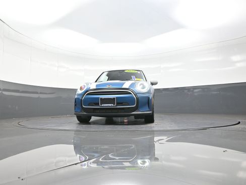 Used 2022 MINI Cooper 2-Door Hardtop image 10