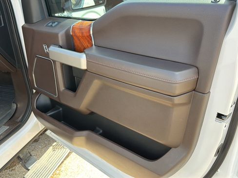 Used 2019 Ford F150 King Ranch w/ Equipment Group 601A Luxury AWD/4WD image 20