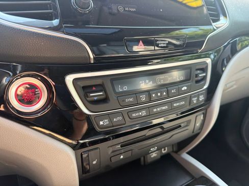 Certified 2020 Honda Pilot Touring image 34