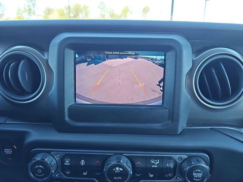 Used 2018 Jeep Wrangler Unlimited Sport S image 27