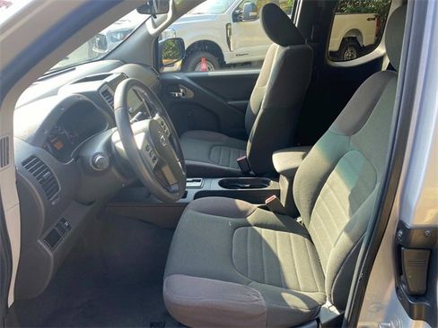 Used 2019 Nissan Frontier S image 11