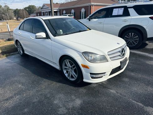 Used 2013 Mercedes-Benz C 300 Sport image 2