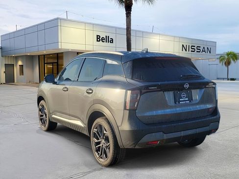 Used 2025 Nissan Kicks SR image 4