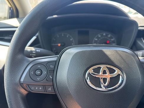 Used 2025 Toyota Corolla LE image 13