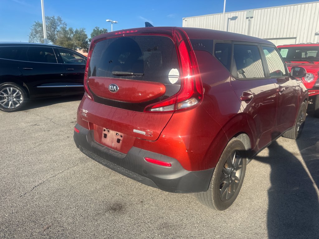 Used 2021 Kia Soul S FWD image 3