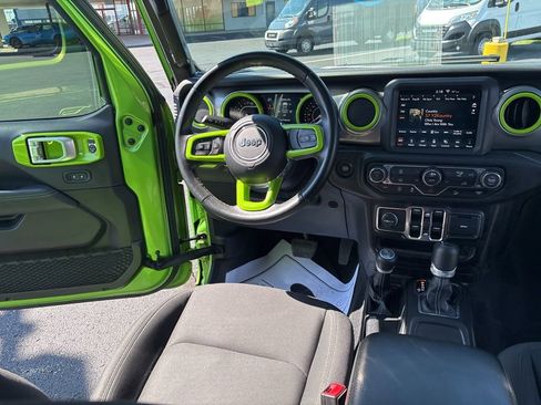 Used 2019 Jeep Wrangler Unlimited Sahara w/ Uconnect 4C Nav & Sound Group AWD/4WD image 33