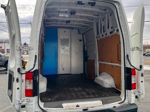 Used 2020 Nissan NV 2500 SV image 16