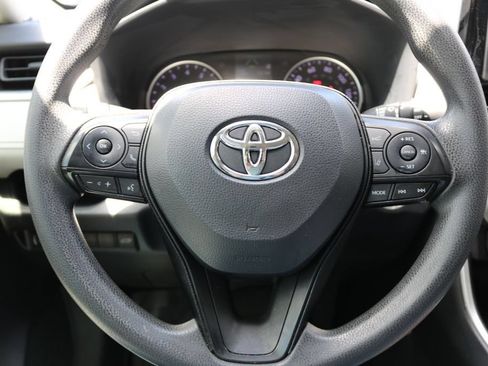 Used 2019 Toyota RAV4 XLE w/ Convenience Package FWD image 21