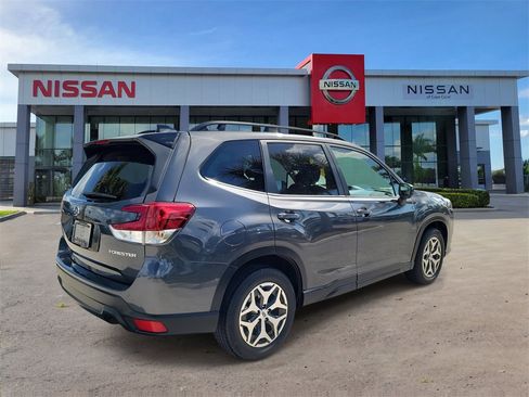 Used 2024 Subaru Forester Premium image 5