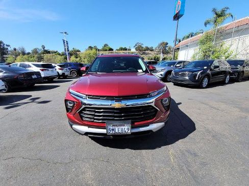 Used 2024 Chevrolet TrailBlazer LT image 3