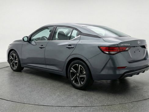 Used 2025 Nissan Sentra SV image 6