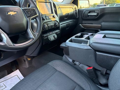 Used 2020 Chevrolet Silverado 1500 LT AWD/4WD image 18
