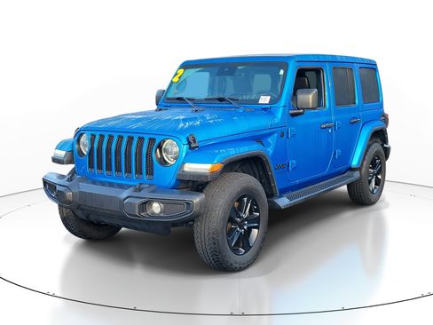 Used 2022 Jeep Wrangler Unlimited Sahara image 2