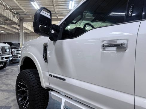 Used 2017 Ford F250 Platinum w/ Platinum Ultimate Package AWD/4WD image 25