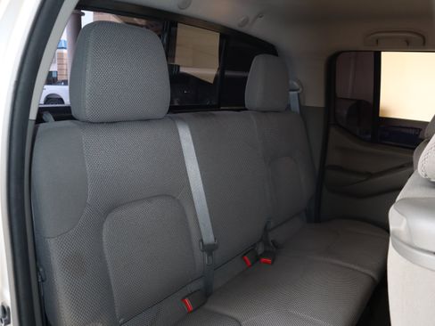 Used 2014 Nissan Frontier SV w/ SV Value Truck Package AWD/4WD image 43