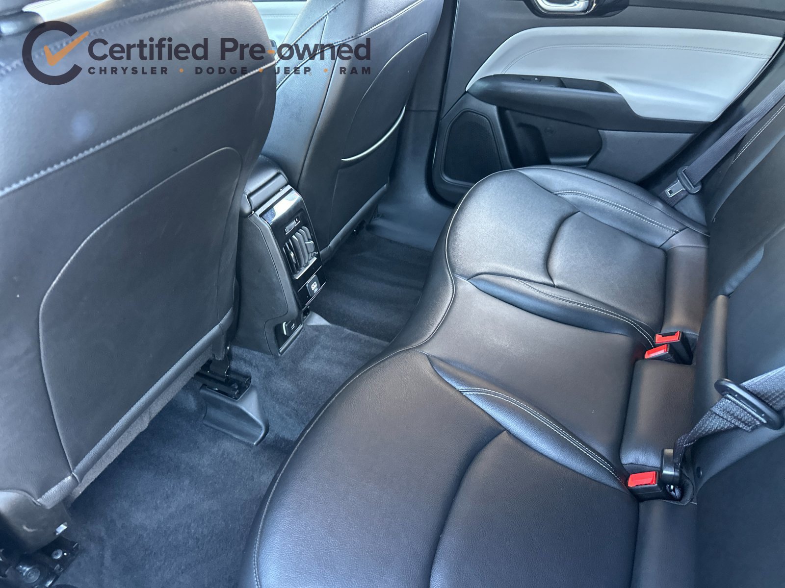 Used 2025 Jeep Compass Limited AWD/4WD image 13