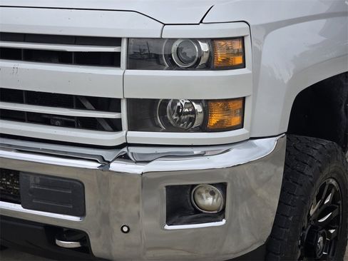 Used 2019 Chevrolet Silverado 2500 High Country w/ Duramax Plus Package image 7