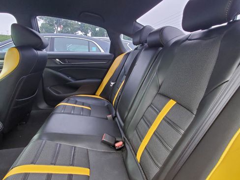 Used 2018 Honda Accord Sport image 5