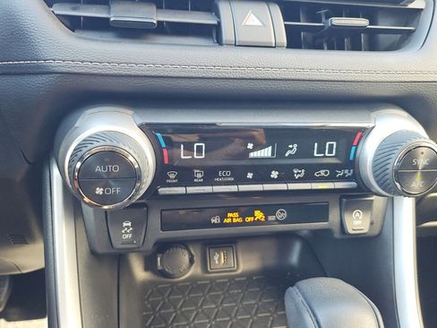 Used 2023 Toyota RAV4 XLE image 19