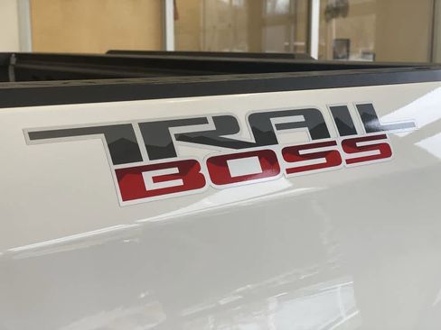 Used 2020 Chevrolet Silverado 1500 LT Trail Boss image 11