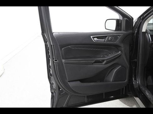 Certified 2022 Ford Edge Titanium w/ Equipment Group 301A AWD/4WD image 5