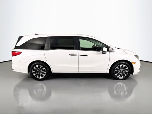 Certified 2023 Honda Odyssey EX-L image 4
