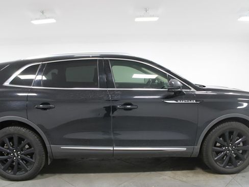 Used 2021 Lincoln Nautilus Reserve w/ Equipment Group 201A image 11