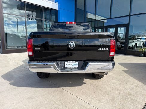 Used 2020 RAM 1500 Classic SLT w/ Luxury Group AWD/4WD image 6