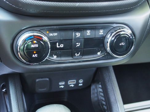 Used 2021 Chevrolet TrailBlazer LT w/ Convenience Package FWD image 25