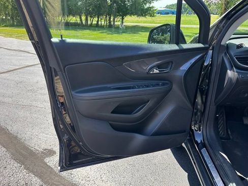 Used 2022 Buick Encore Preferred AWD/4WD image 14
