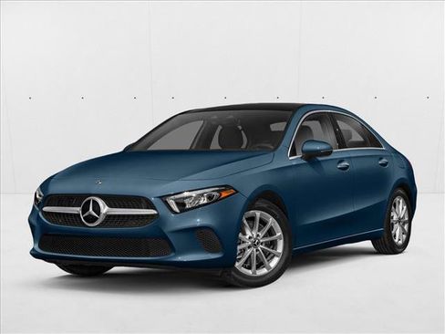 Used 2021 Mercedes-Benz A 220 image 1