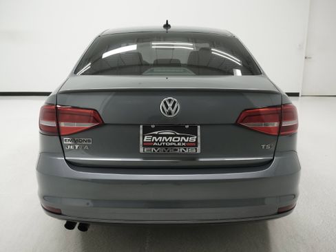 Used 2015 Volkswagen Jetta SE FWD image 5