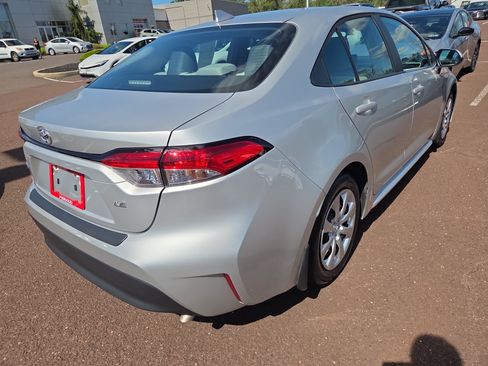 Certified 2025 Toyota Corolla LE FWD image 3