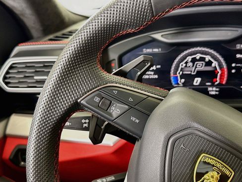 Used 2020 Lamborghini Urus AWD/4WD image 23