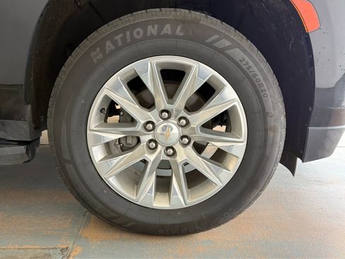 Used 2024 Chevrolet Suburban Premier AWD/4WD image 11