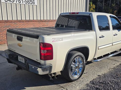 Used 2013 Chevrolet Silverado 1500 LTZ w/ LTZ White Diamond Edition image 6