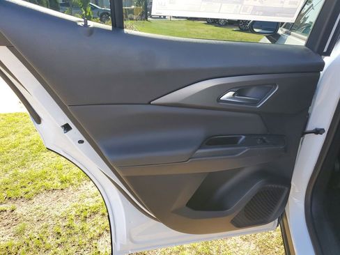 New 2026 Chevrolet Equinox EV LT image 14