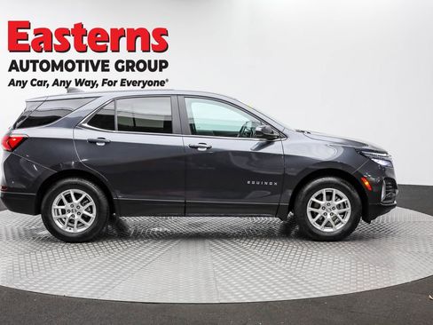 Used 2023 Chevrolet Equinox LT w/ Driver Convenience Package image 4