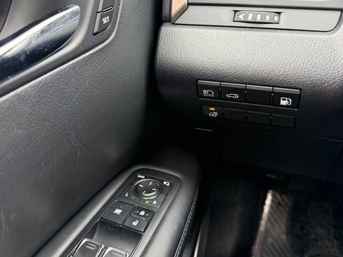 Used 2018 Lexus RX 450hL Premium w/ Premium Package image 18