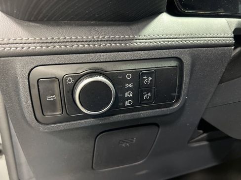 Used 2024 Ford Mustang Premium image 19