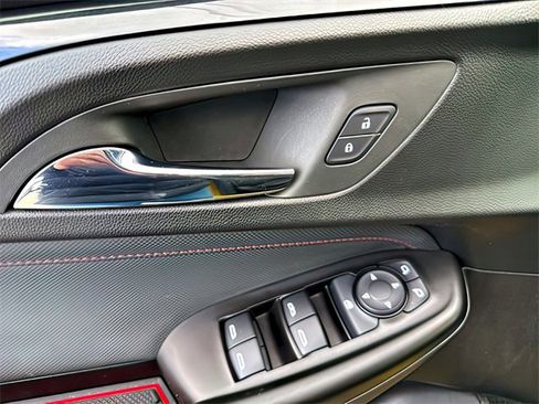 Used 2023 Chevrolet TrailBlazer RS w/ Sun and Liftgate Package image 17