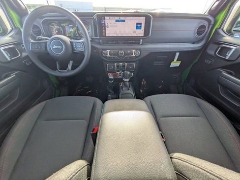 Used 2026 Jeep Wrangler Unlimited Rubicon AWD/4WD image 13