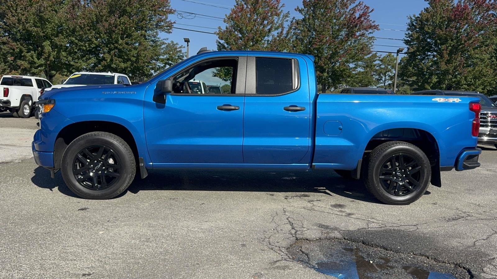 Used 2024 Chevrolet Silverado 1500 Custom AWD/4WD image 2