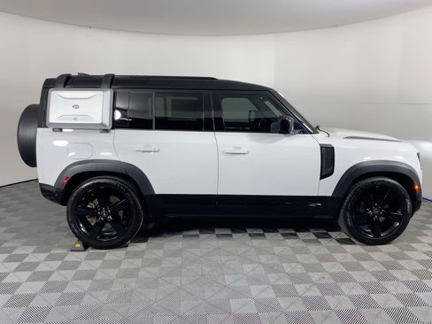 Used 2023 Land Rover Defender 110 X-Dynamic SE image 7