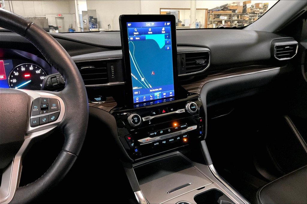 Certified 2023 Ford Explorer Limited w/ Limited Technology Package AWD/4WD image 6
