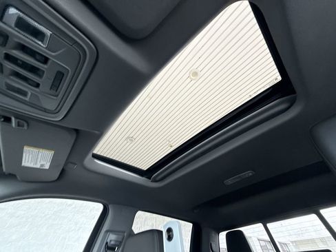 Certified 2023 GMC Sierra 1500 SLT w/ SLT Convenience Package image 19