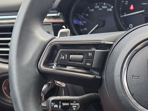Certified 2026 Porsche Macan AWD/4WD image 26