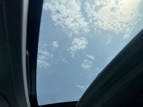 Used 2020 Toyota Sienna XLE image 32