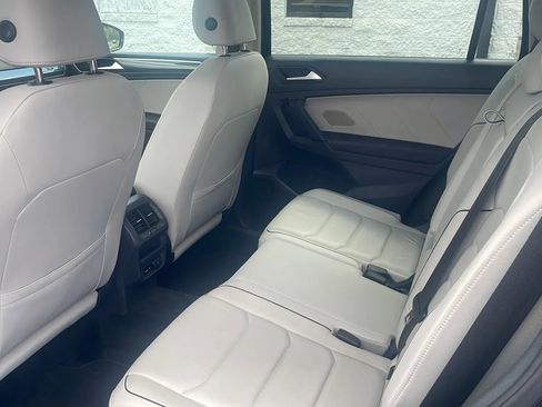 Used 2019 Volkswagen Tiguan SEL Premium image 29