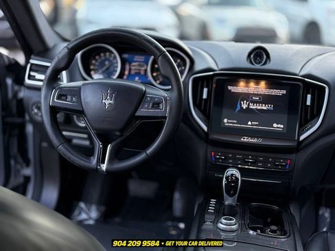 Used 2018 Maserati Ghibli RWD image 17